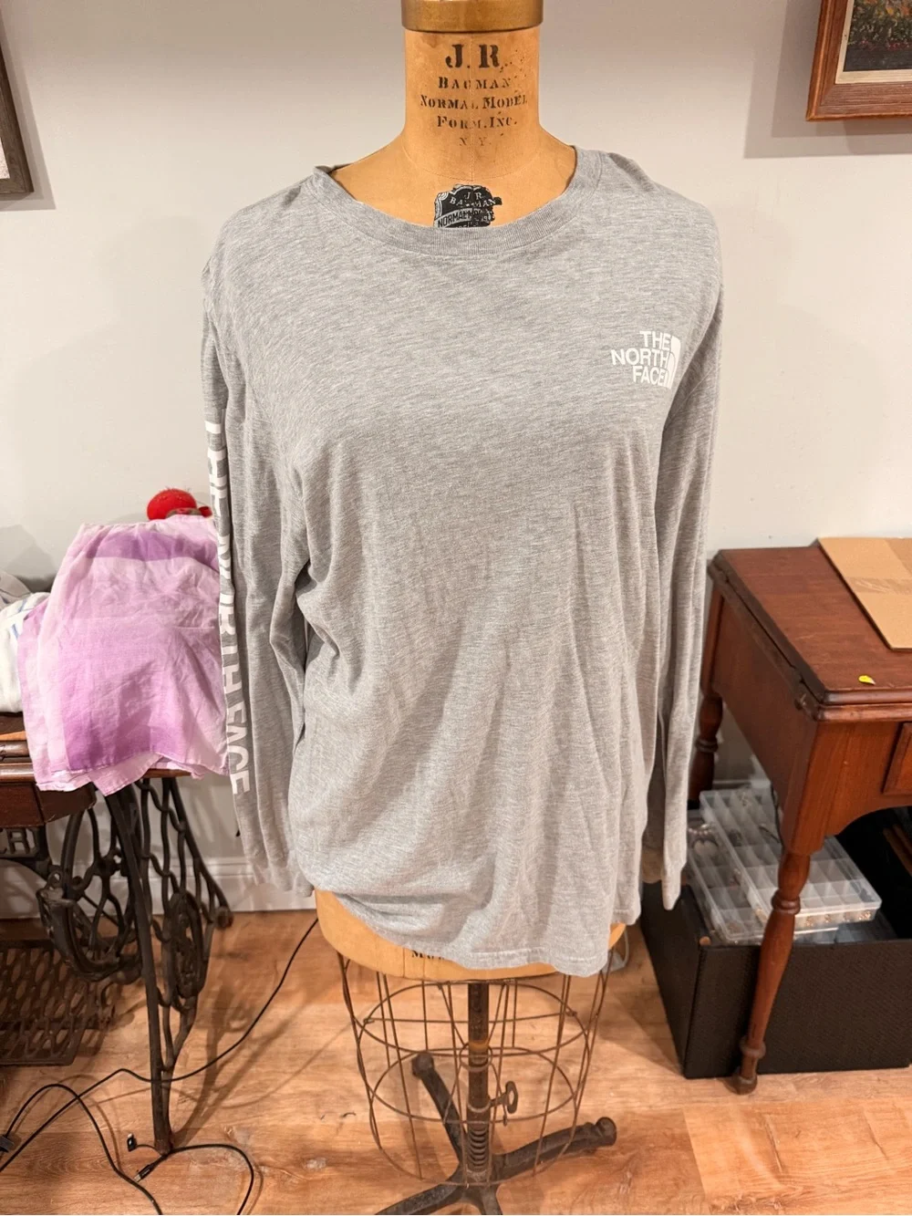 The North Face Men's Long Sleeve Logo Tee - Light Gray